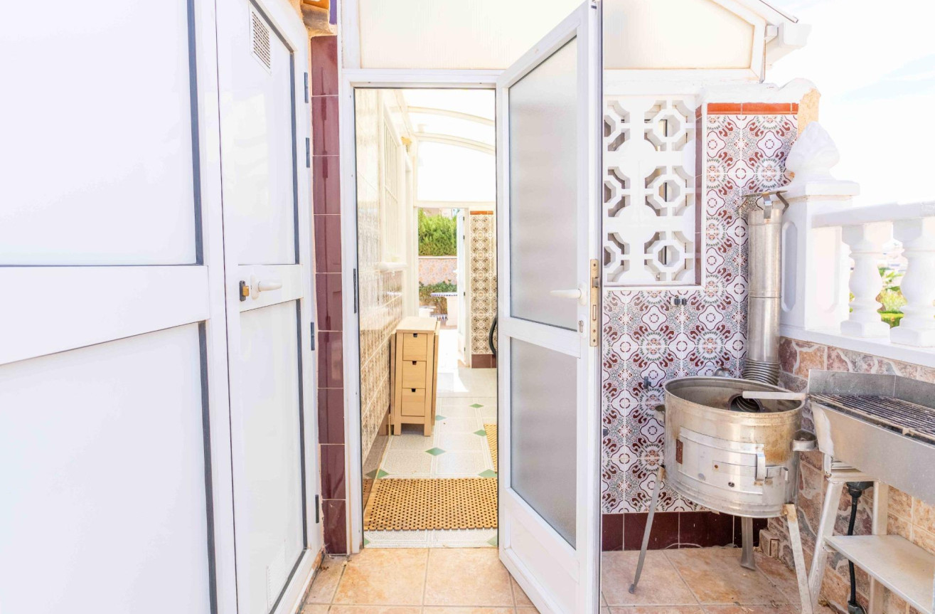 Resale - Villa - Orihuela Costa - Punta Prima