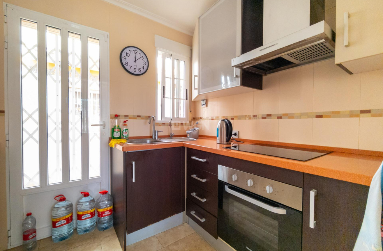 Resale - Villa - Torrevieja - La Mata