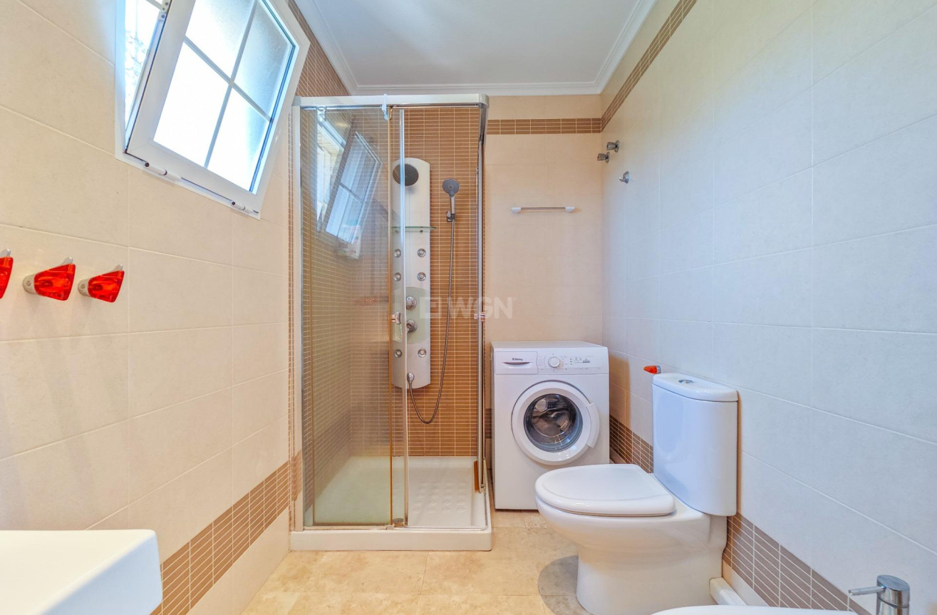 Resale - Villa - Torrevieja - La Mata