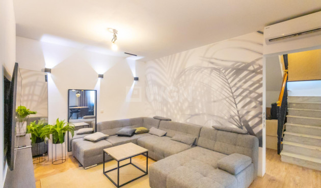 Resale - Villa - Torrevieja - El Chaparral