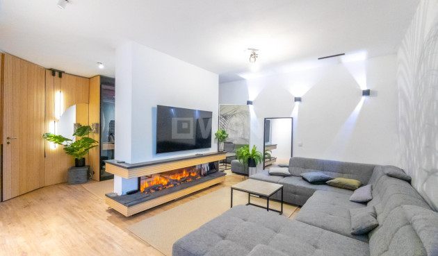 Resale - Villa - Torrevieja - El Chaparral