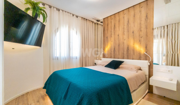 Resale - Villa - Torrevieja - El Chaparral