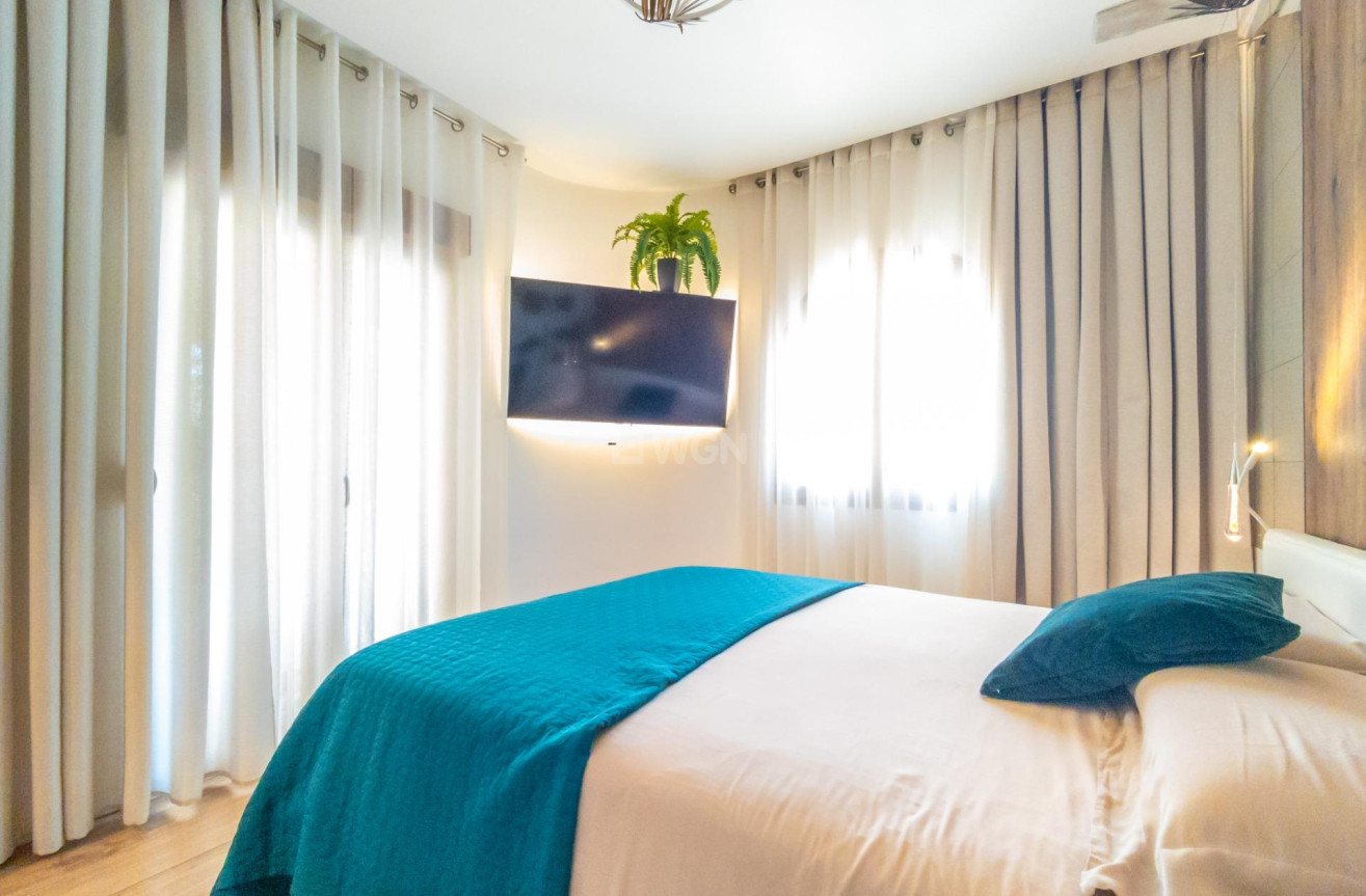 Resale - Villa - Torrevieja - El Chaparral