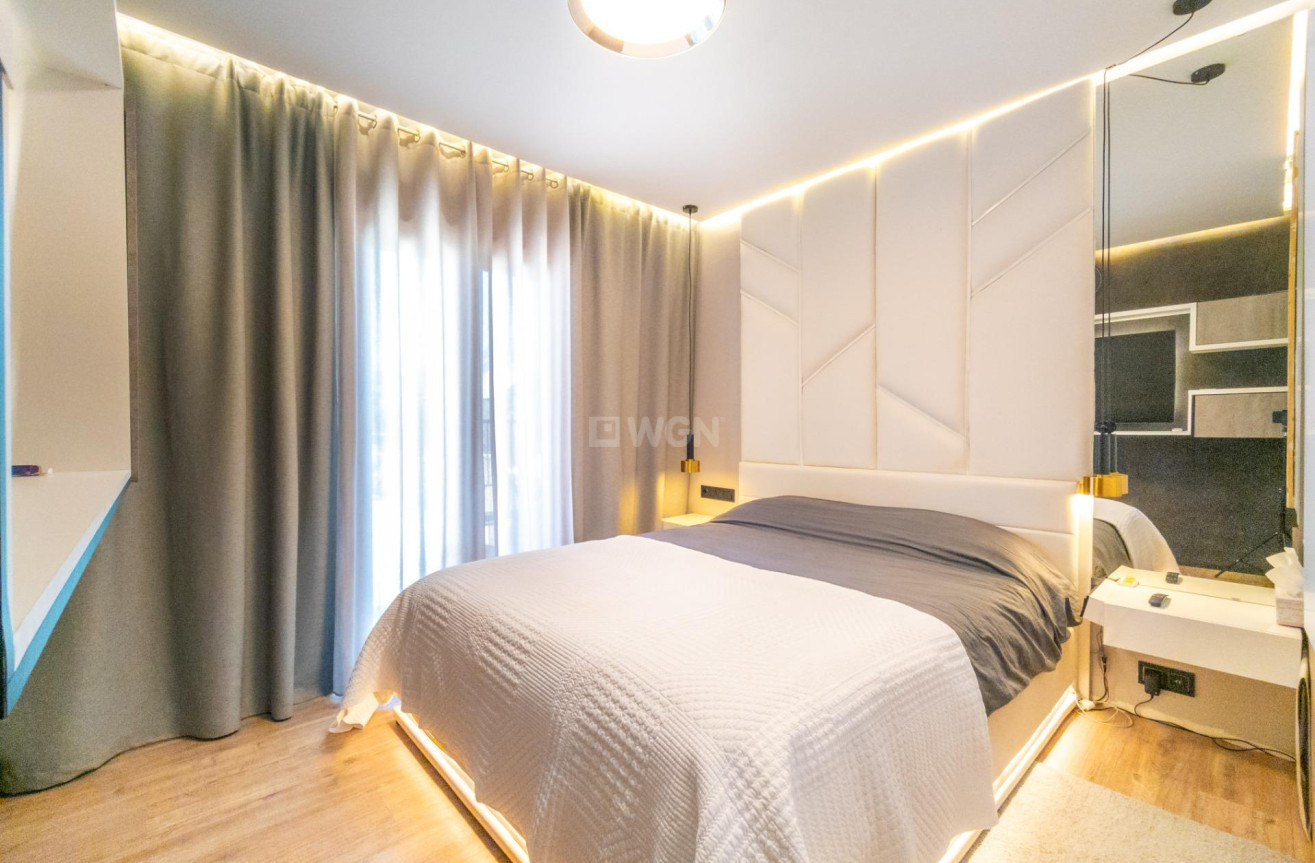 Resale - Villa - Torrevieja - El Chaparral