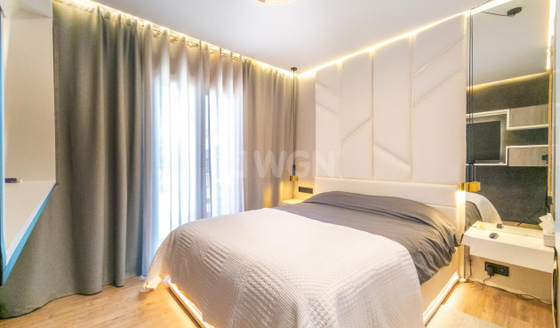 Resale - Villa - Torrevieja - El Chaparral