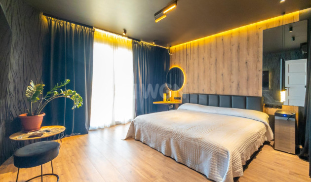 Resale - Villa - Torrevieja - El Chaparral