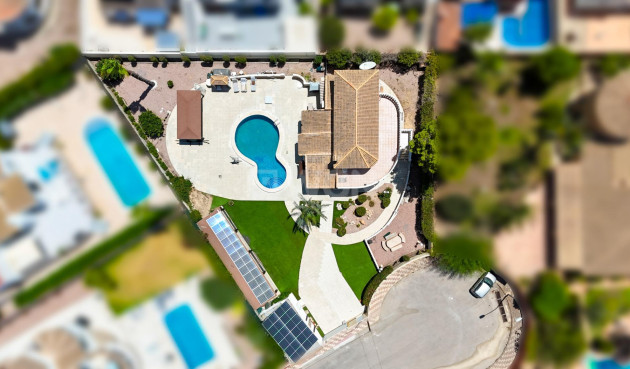 Resale - Villa - Torrevieja - El Chaparral