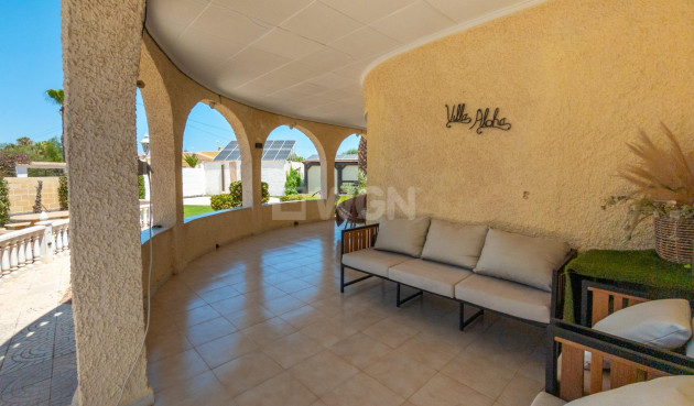 Resale - Villa - Torrevieja - El Chaparral