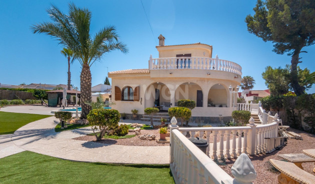 Resale - Villa - Torrevieja - El Chaparral