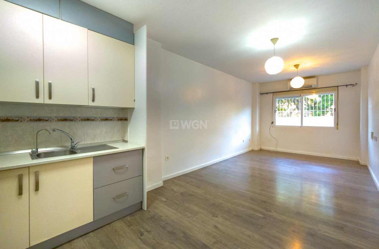 Resale - Apartment / flat - Torrevieja