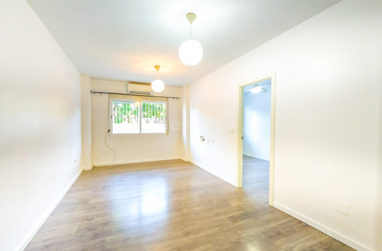 Resale - Apartment / flat - Torrevieja