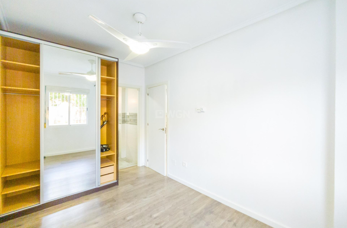 Resale - Apartment / flat - Torrevieja