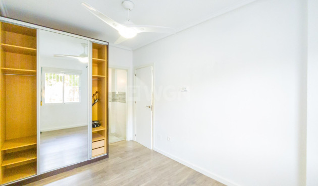 Resale - Apartment / flat - Torrevieja