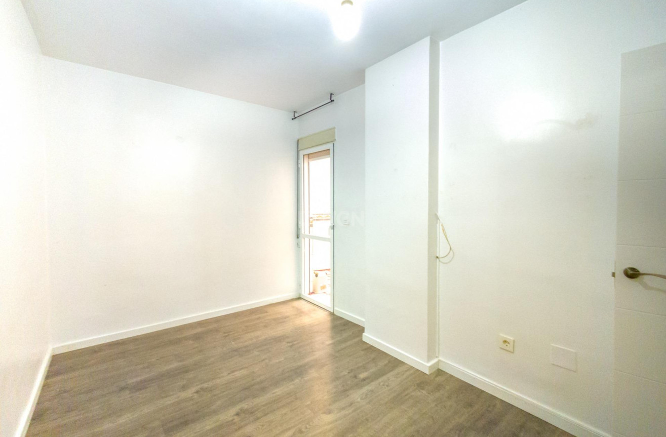 Resale - Apartment / flat - Torrevieja