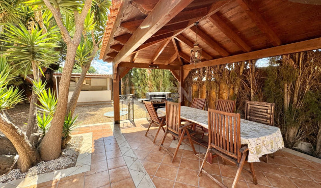 Odsprzedaż - Villa - Dolores - Cmno. Escorredor