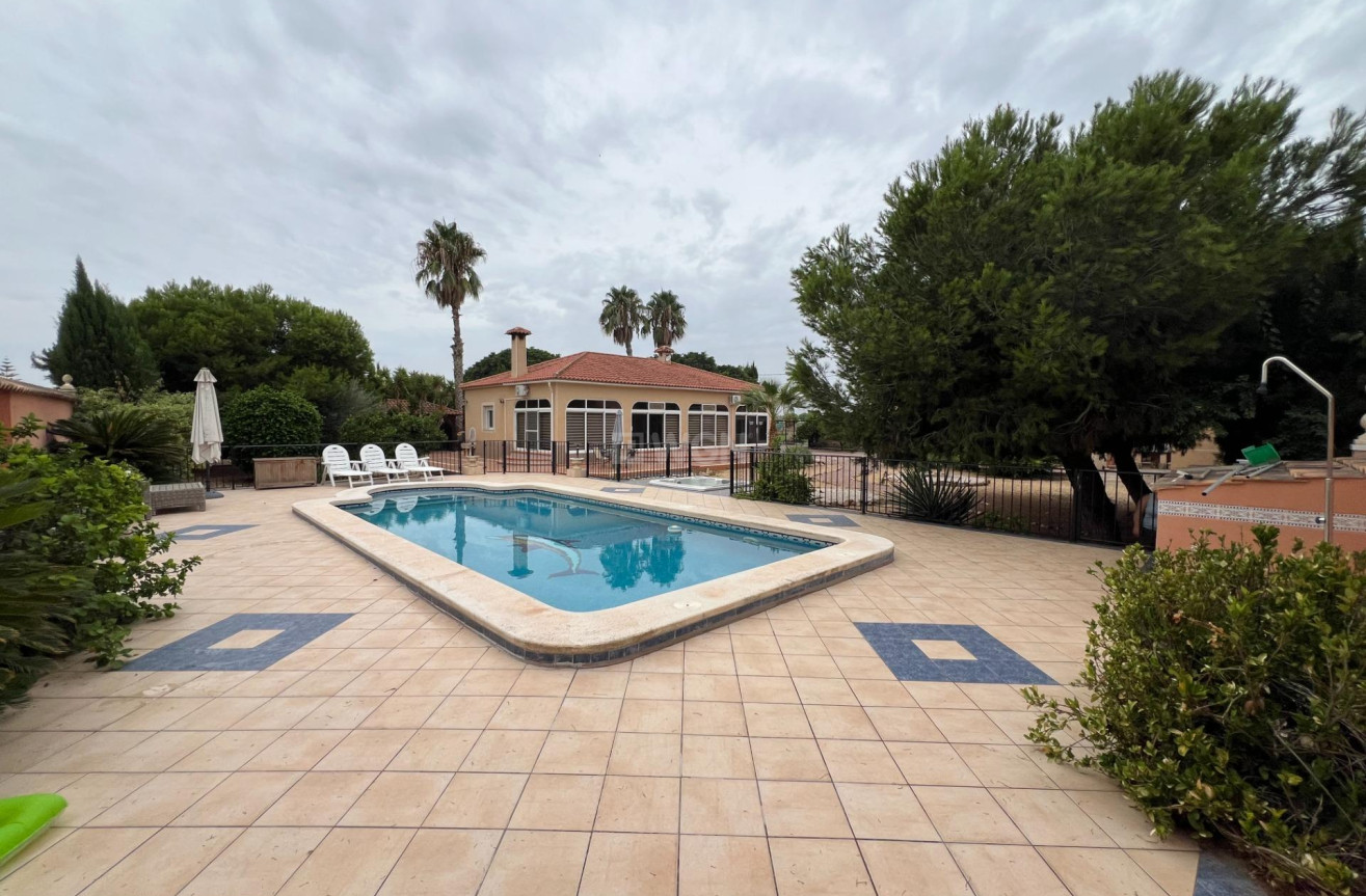 Odsprzedaż - Villa - Dolores - Cmno. Escorredor