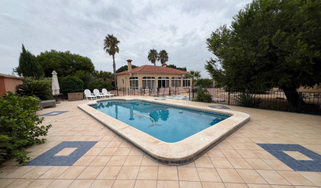 Odsprzedaż - Villa - Dolores - Cmno. Escorredor