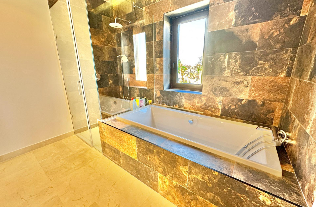 Odsprzedaż - Villa - Dolores - Comunidad Valenciana