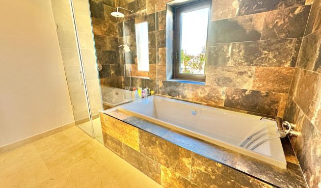 Odsprzedaż - Villa - Dolores - Comunidad Valenciana