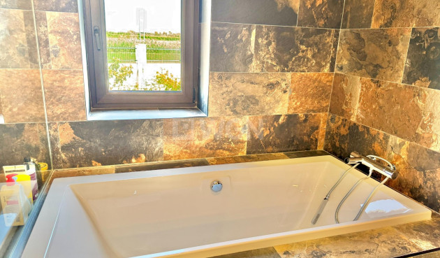 Odsprzedaż - Villa - Dolores - Comunidad Valenciana