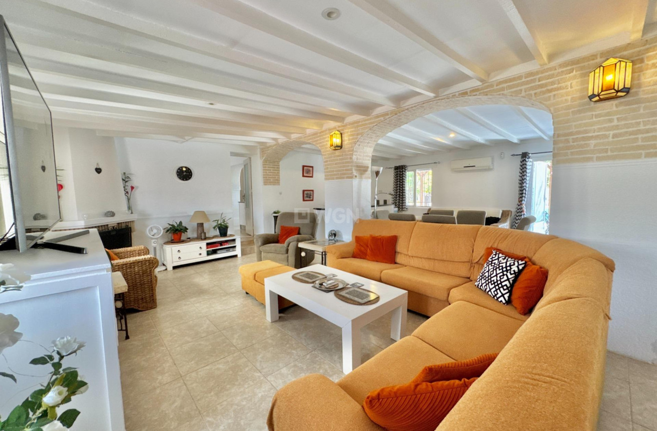 Odsprzedaż - Villa - Dolores - Comunidad Valenciana