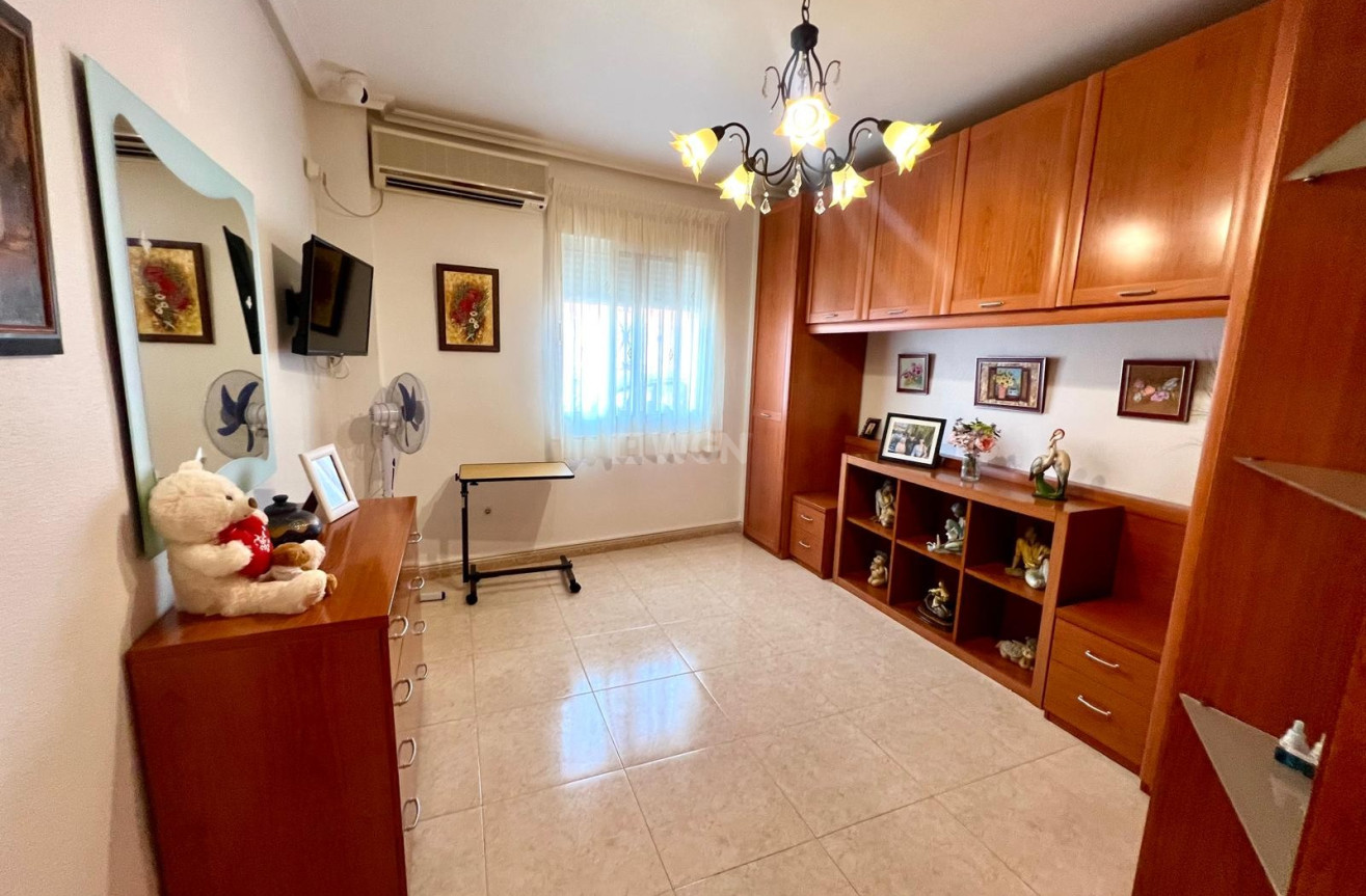 Odsprzedaż - Kamienica - Pinoso - Inland