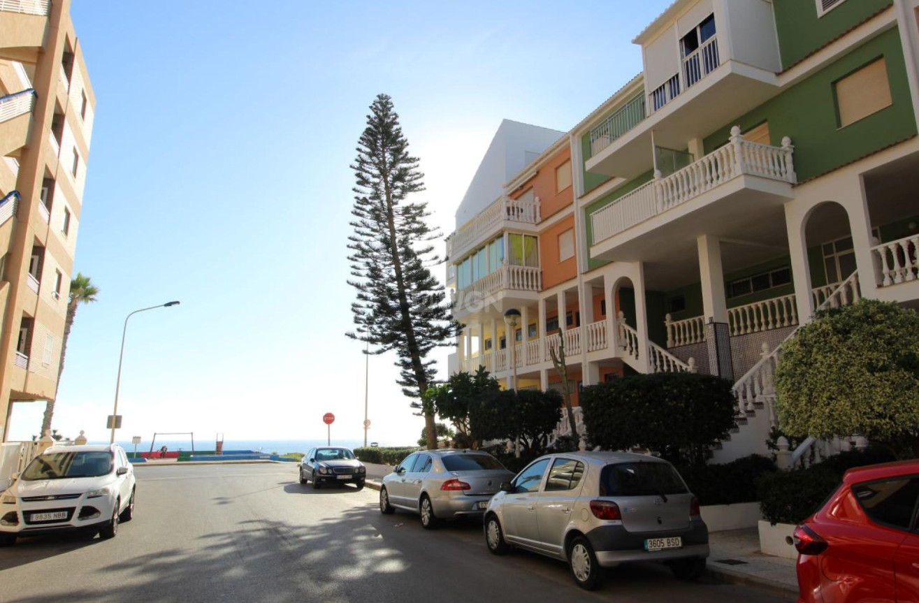 Odsprzedaż - Mieszkanie w bloku - Torrevieja - Costa Blanca