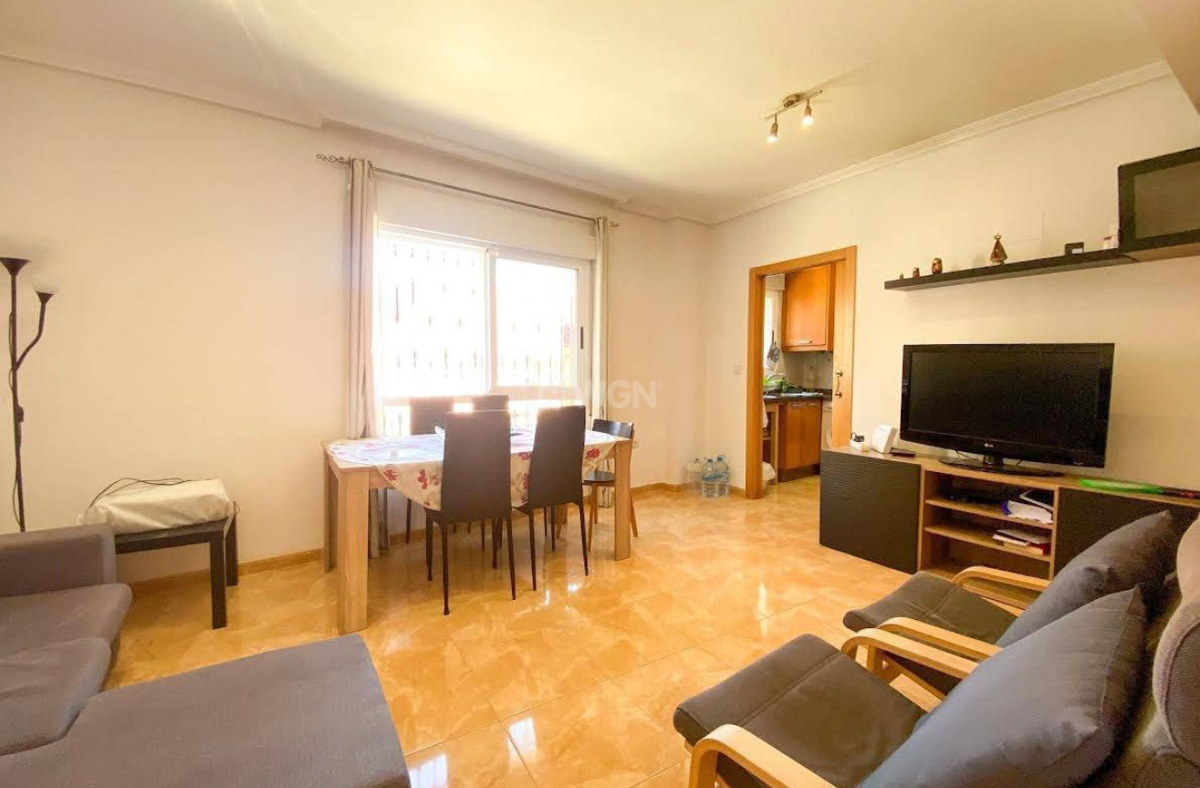 Reventa - Apartamento / piso - Almoradí - Colegio Canales Y Martinez