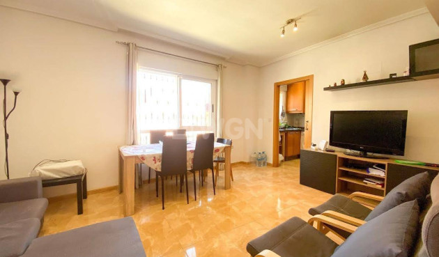 Reventa - Apartamento / piso - Almoradí - Colegio Canales Y Martinez