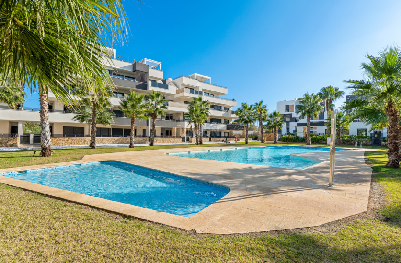 Resale - Apartment / flat - Villamartin - Costa Blanca