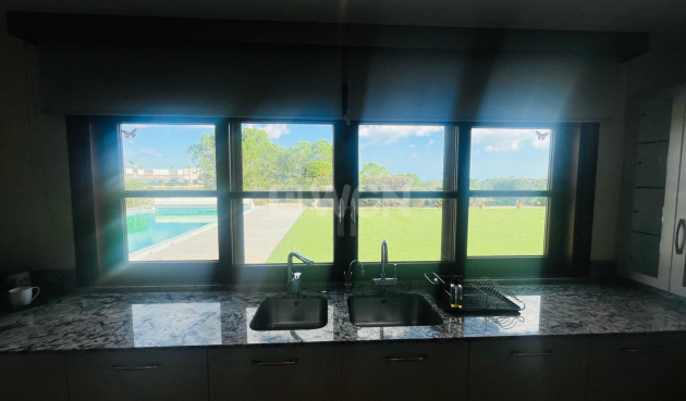 Odsprzedaż - Villa - Sucina - Inland