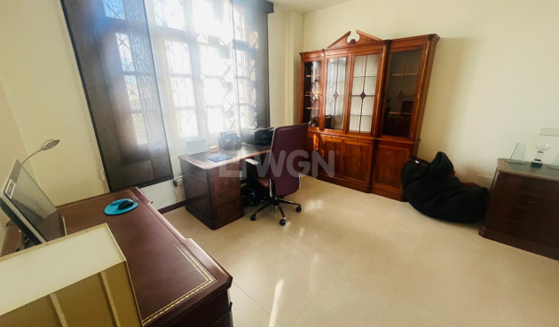 Odsprzedaż - Villa - Sucina - Inland