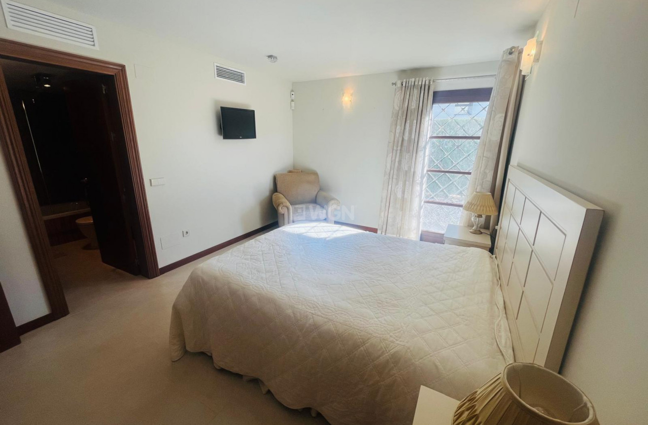 Odsprzedaż - Villa - Sucina - Inland