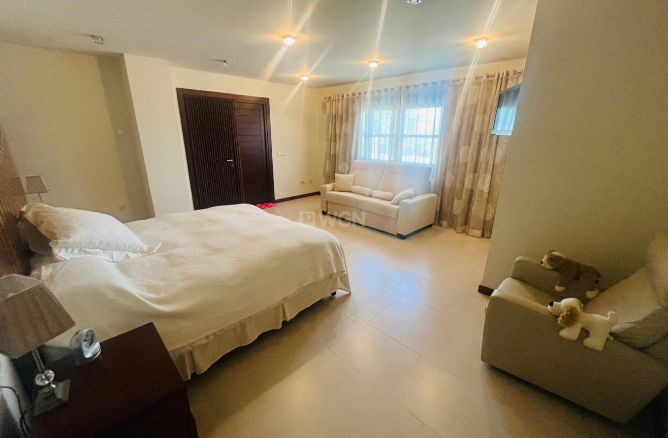 Odsprzedaż - Villa - Sucina - Inland