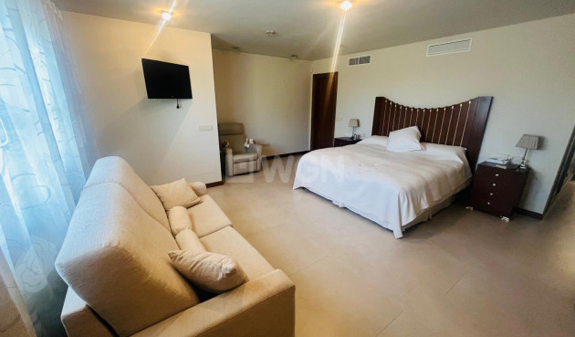 Odsprzedaż - Villa - Sucina - Inland