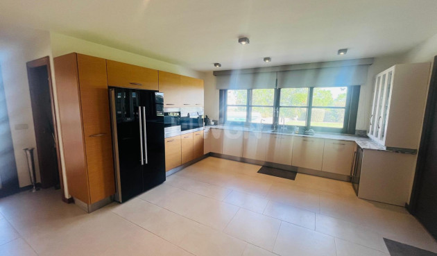 Odsprzedaż - Villa - Sucina - Inland