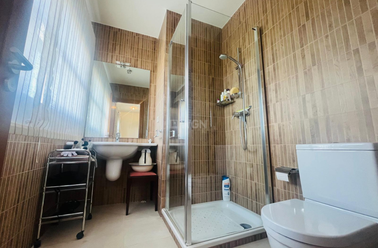 Odsprzedaż - Villa - Sucina - Inland