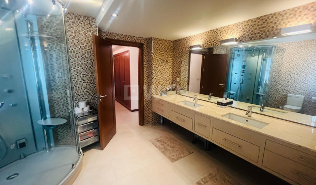 Odsprzedaż - Villa - Sucina - Inland