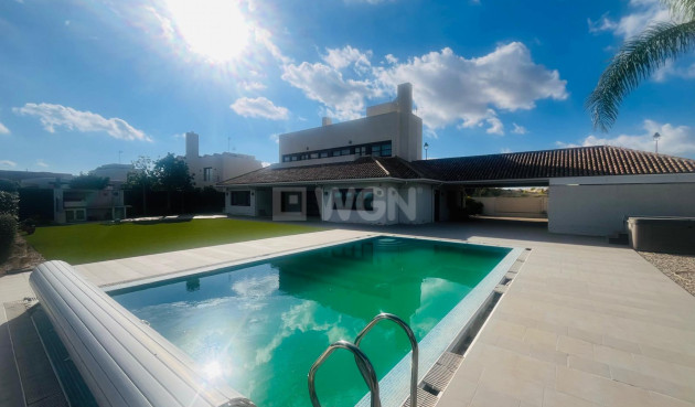 Odsprzedaż - Villa - Sucina - Inland