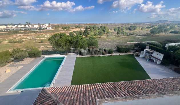 Odsprzedaż - Villa - Sucina - Inland