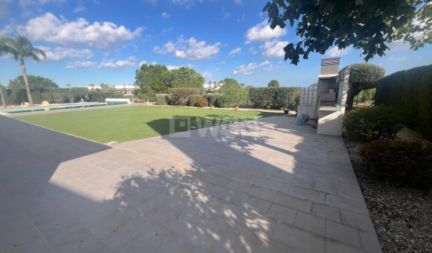 Odsprzedaż - Villa - Sucina - Inland