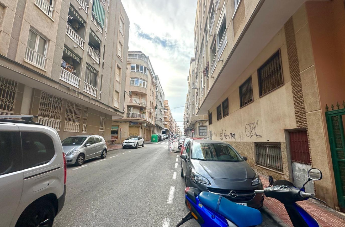 Reventa - Apartamento / piso - Torrevieja - Centro