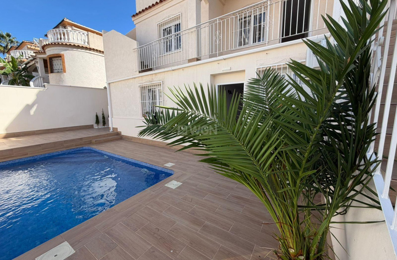 Odsprzedaż - Villa - Torrevieja - Cabo Cervera