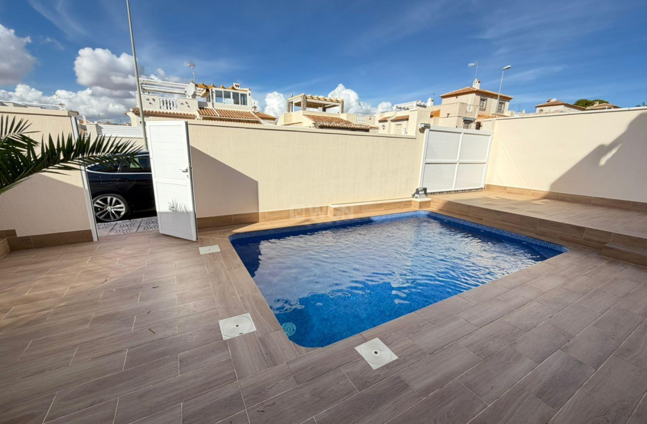 Odsprzedaż - Villa - Torrevieja - Cabo Cervera