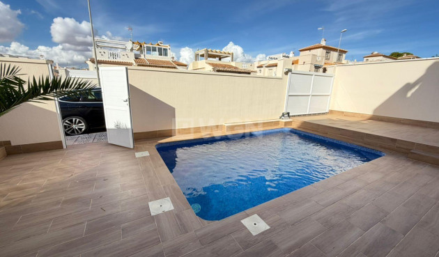 Odsprzedaż - Villa - Torrevieja - Cabo Cervera