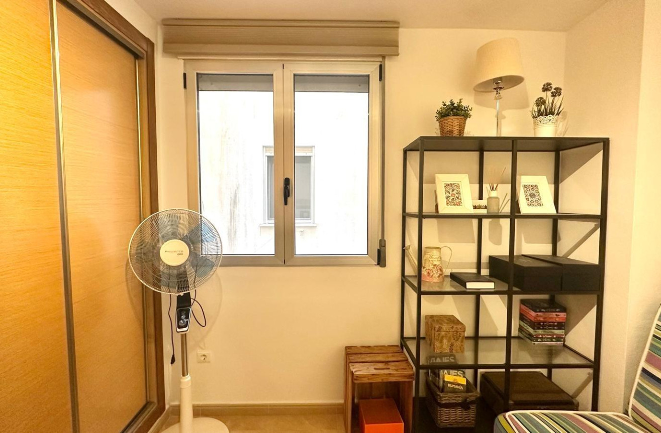 Resale - Apartment / flat - Torrevieja - La Mata