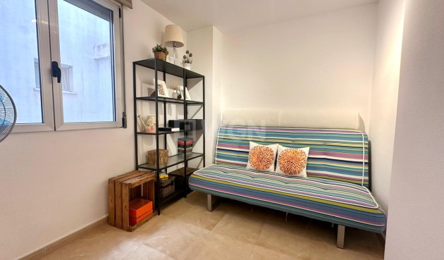 Resale - Apartment / flat - Torrevieja - La Mata
