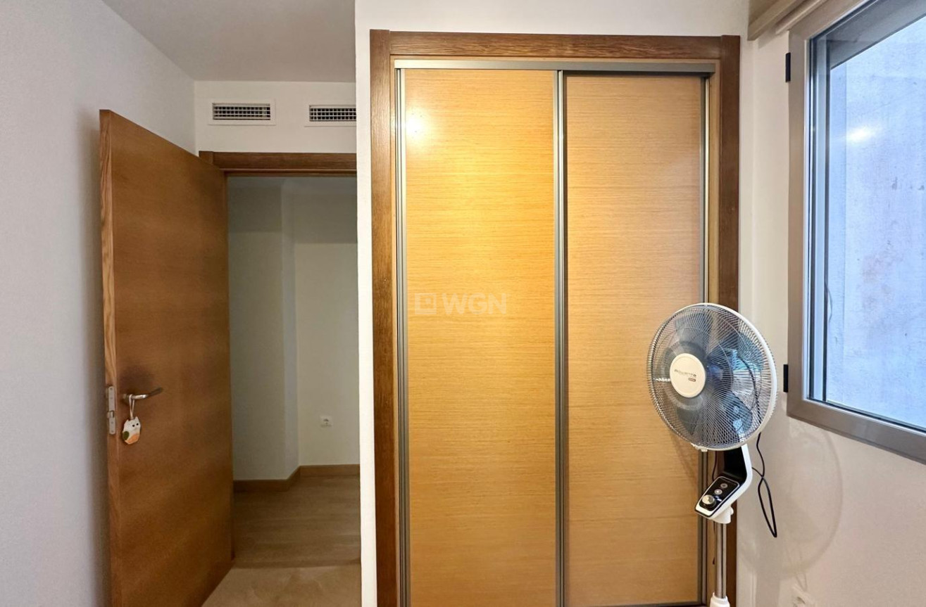 Resale - Apartment / flat - Torrevieja - La Mata