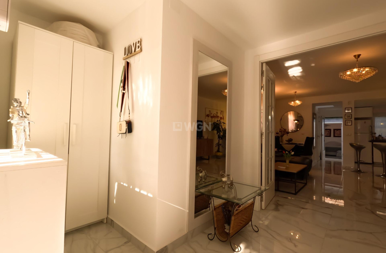 Odsprzedaż - Kamienica - Torrevieja - El Acequión - Los Náufragos