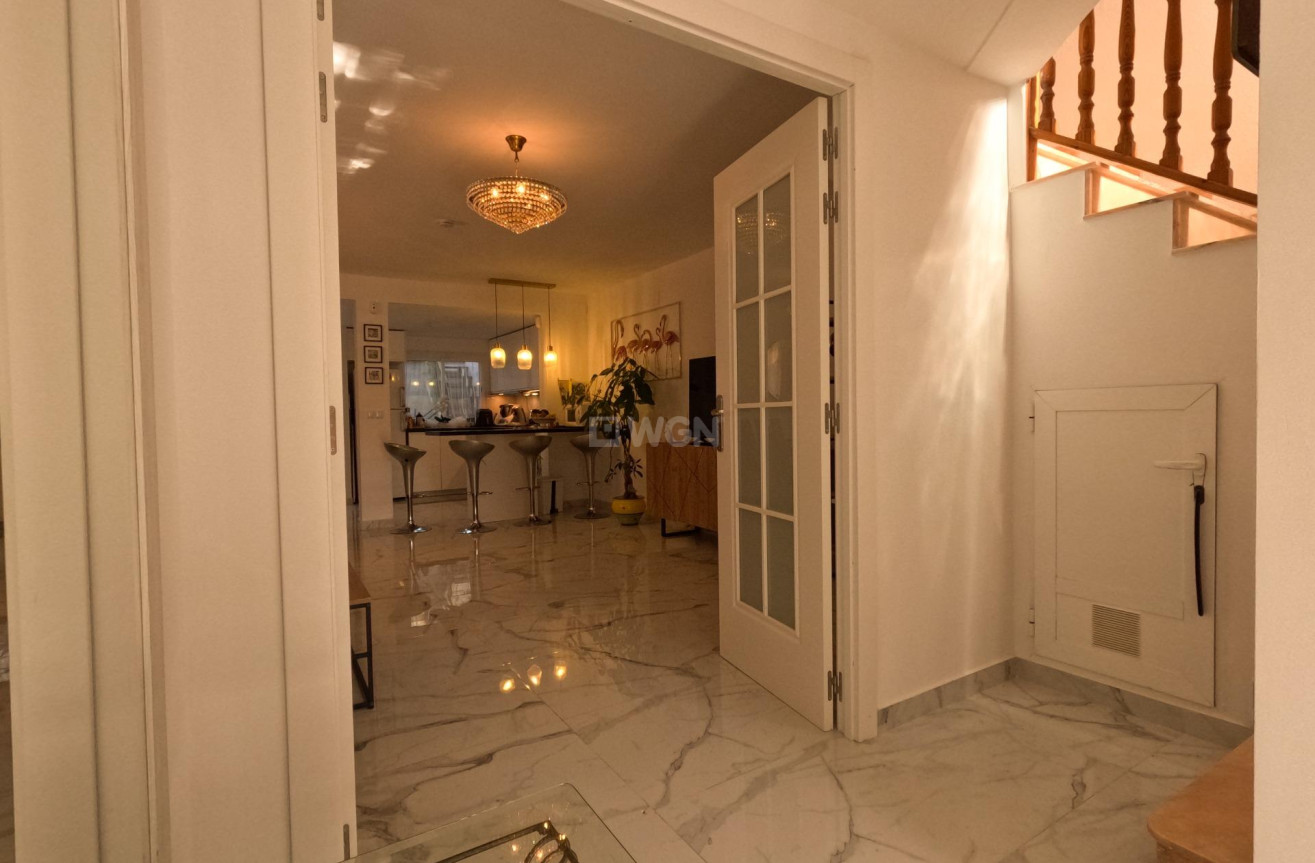 Odsprzedaż - Kamienica - Torrevieja - El Acequión - Los Náufragos